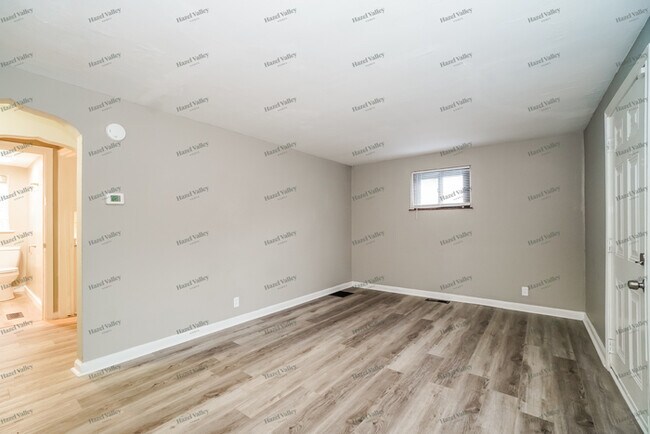 Building Photo - 1357 E Weber Rd