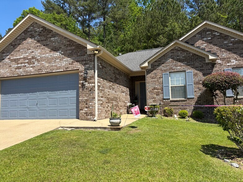 Building Photo - 4201 Heathersage Cir