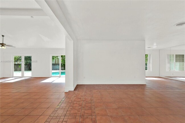 Building Photo - 15831 Palmetto Club Dr