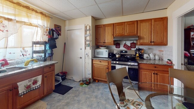 Building Photo - 46-50 Plymouth St. #46