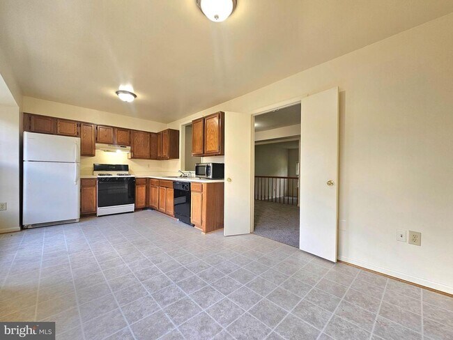 Building Photo - 4719 Gainsborough Dr