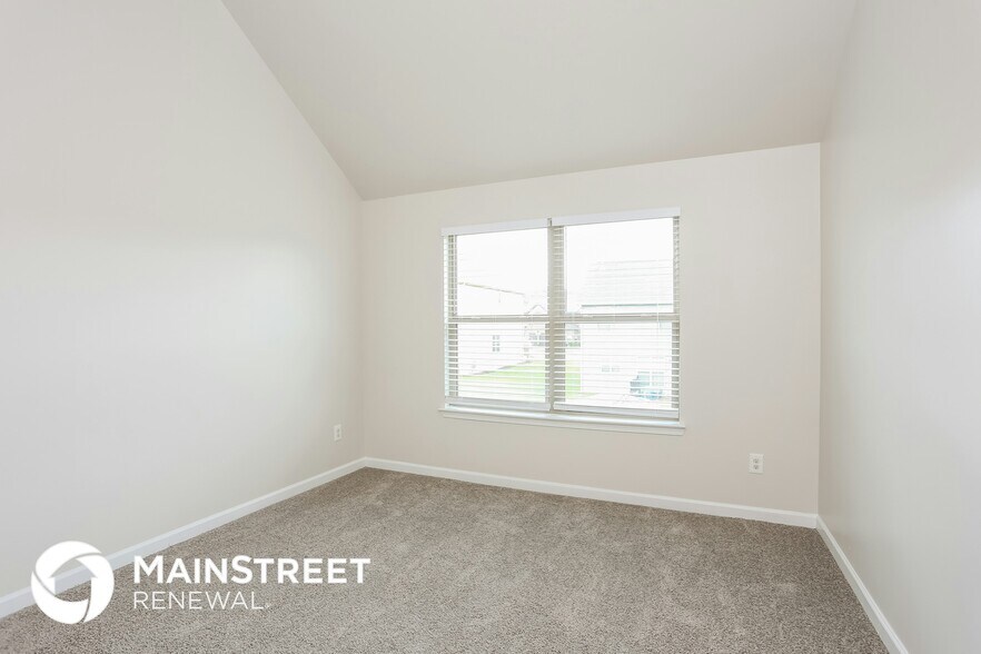 Building Photo - 12185 Centerra Dr