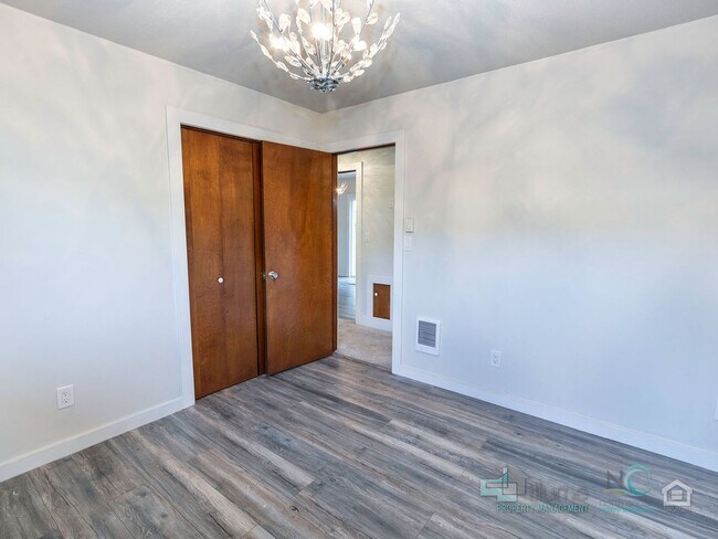 Building Photo - Spacious Single Family Home in Seaside!!!
