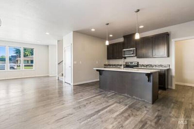 Building Photo - 3 bed, 3 bath townhome will be ready in May for you
