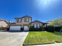 Building Photo - Beautiful Family Home
