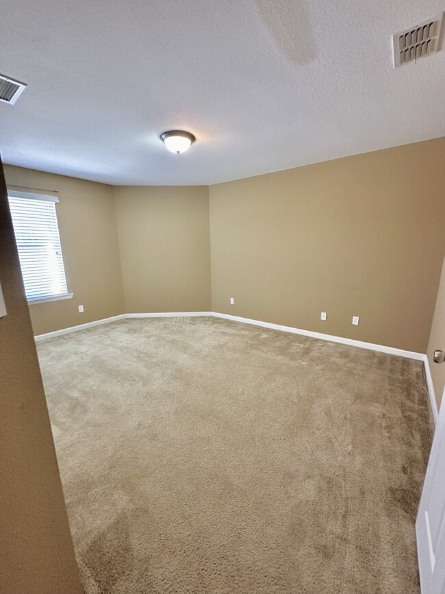 Building Photo - 2627 Spring Creek Hwy