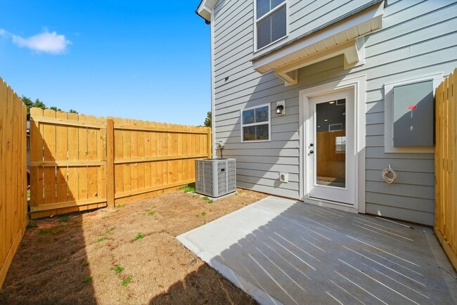 Building Photo - Brand-New 3BR/2.5BA Luxury Duplex in NW Hickory – Spacious, Modern & Move-In Ready!