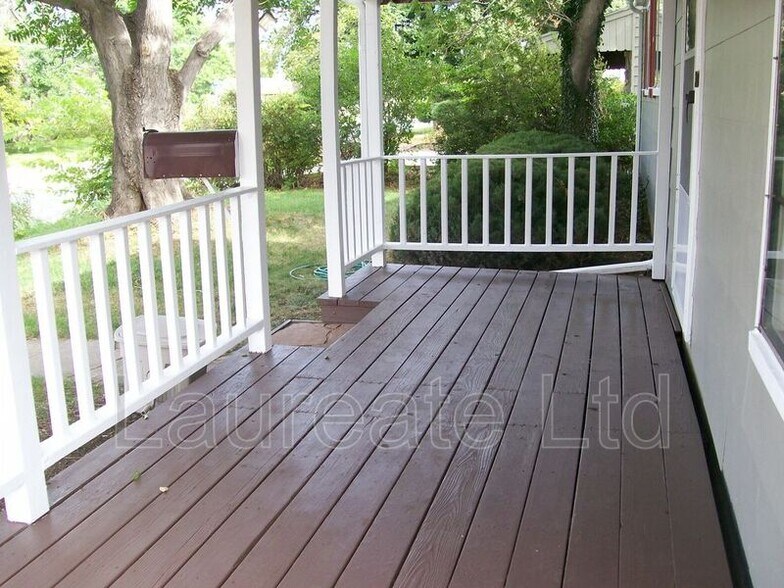 Building Photo - 1818 S Dahlia St