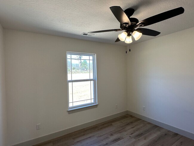 Building Photo - BRAND NEW 3 Bed 2 Bath in WAYNESVILLE - FOR RENT