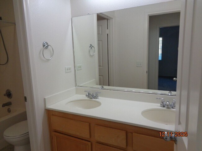 Building Photo - Beautiful 2 Story West Lancaster Home Built in 2003 with 2843 sq. ft.