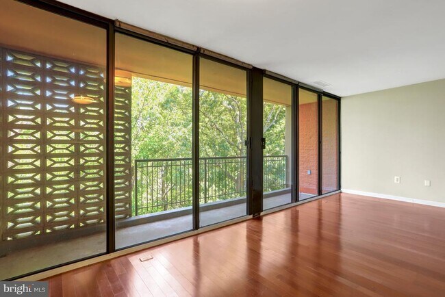 Building Photo - 4 S Van Dorn St