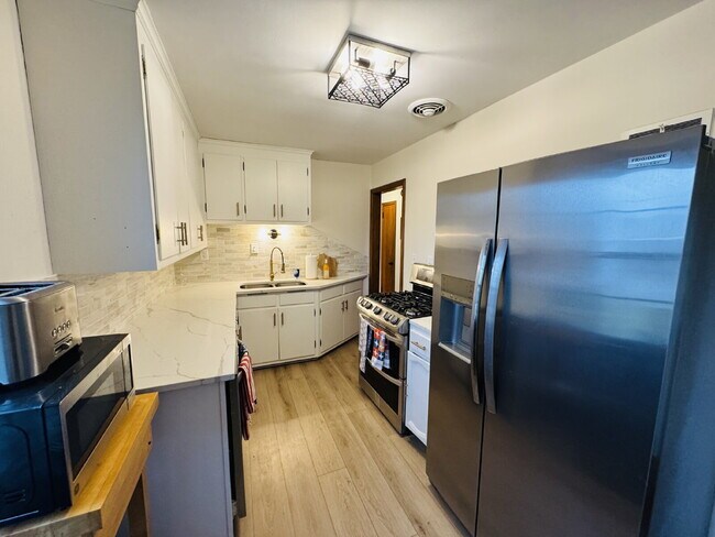 Building Photo - 6012 Logan Ave S