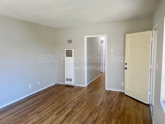 Building Photo - 11535 Sylvan St