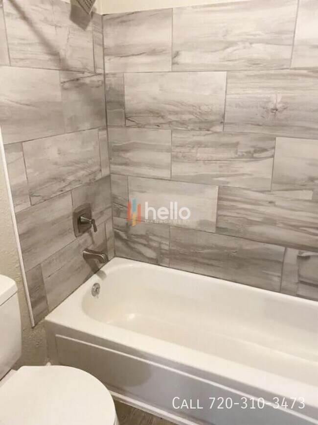 Building Photo - 1431 E Evans Ave