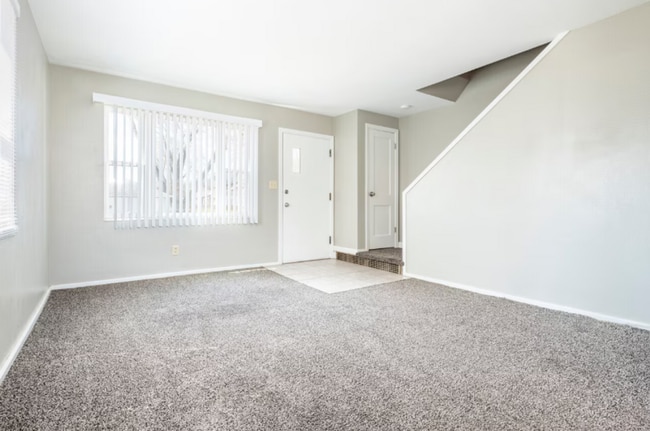 Building Photo - 1944 Shiras Ave