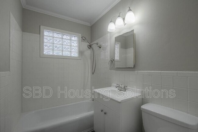 Building Photo - 16003 East 35th St S