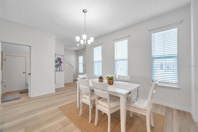 Building Photo - 4966 Avalon Park Blvd