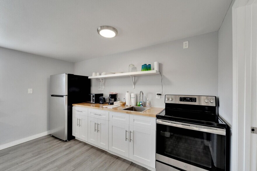 Building Photo - 8818 Rocky Creek Dr