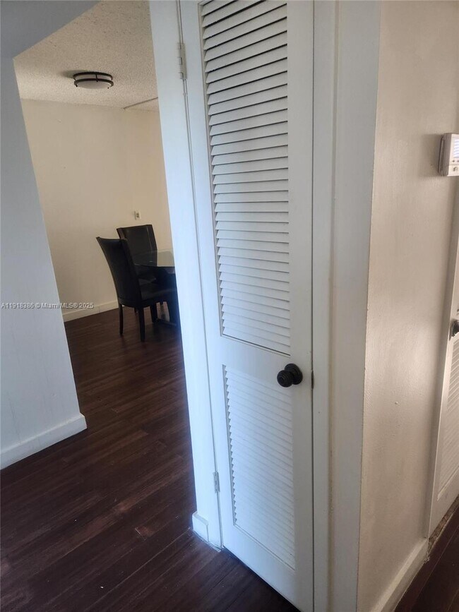 Building Photo - 8450 Sunrise Lakes Blvd