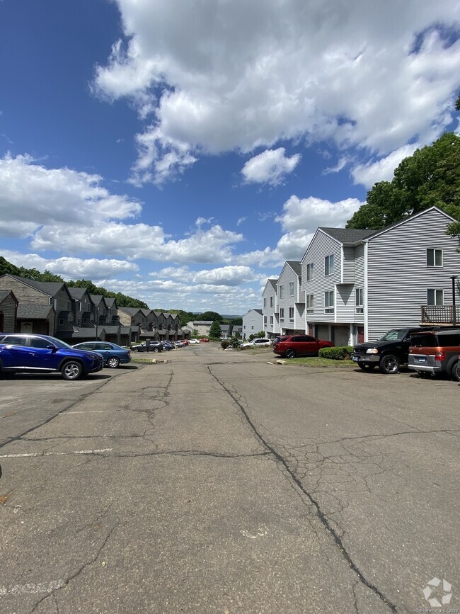 Building Photo - 1423 Quinnipiac Ave