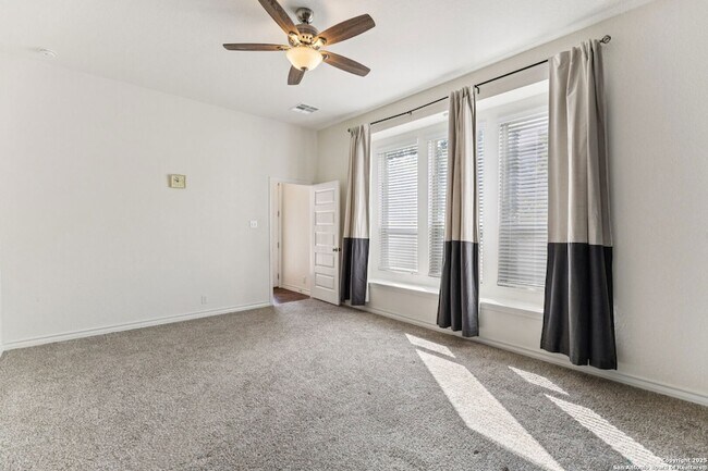 Building Photo - 12142 Buckaroo Ranch