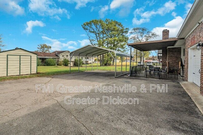 Building Photo - 1217 Shawnee Rd