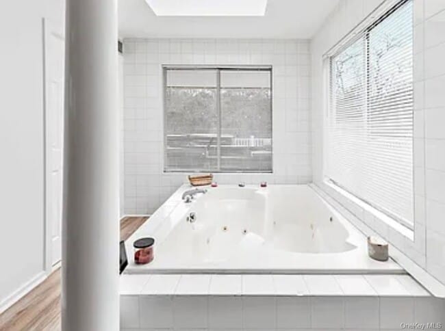 Building Photo - 32 Lewis Rd