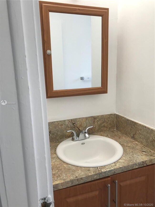 Building Photo - 7710 SW 98th St