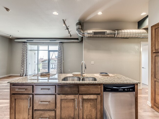 Building Photo - Military/First Responder Discount Available- 3 Bedroom/2 Bath  Downtown OKC Condo WITH 2 Covered ...