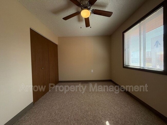 Building Photo - 11141 N 137