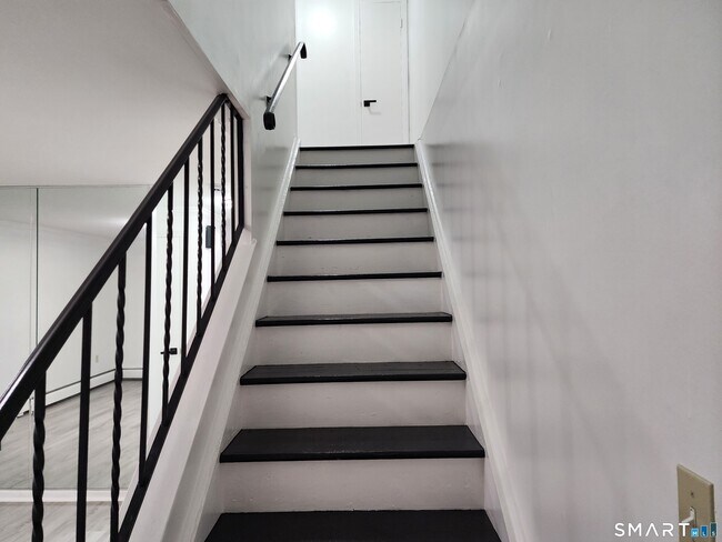 Building Photo - 109 Blackstone Vlg