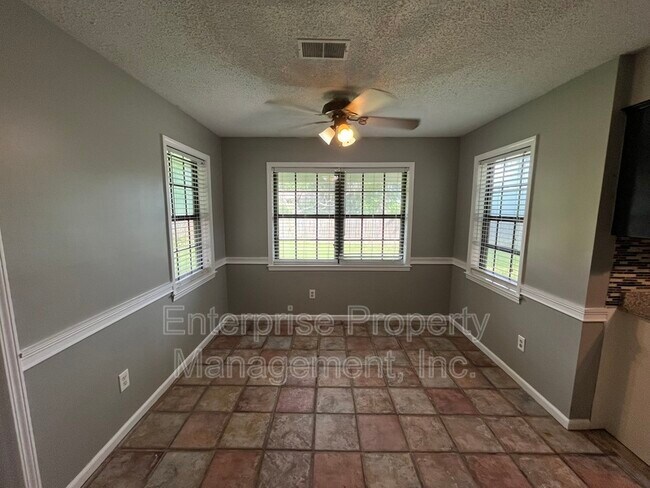 Building Photo - 1447 Tree Haven Cove