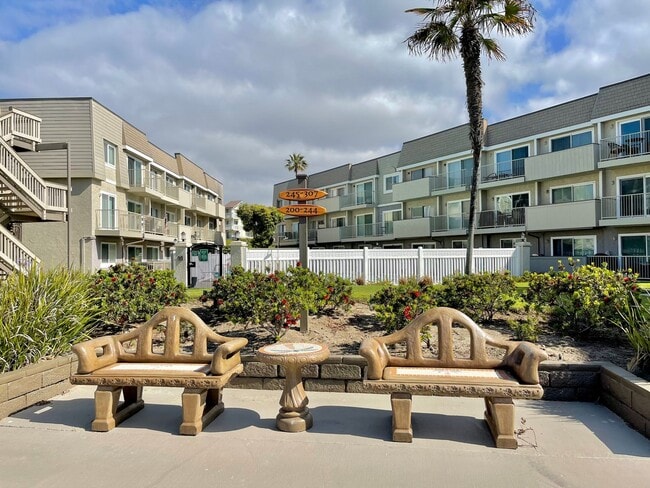 Building Photo - Surfside I | 2 Bedroom + 1.5 Bathroom with...