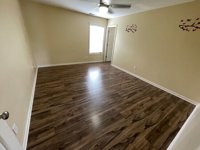 Building Photo - 10916 Collington Dr