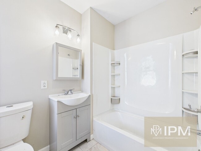 Building Photo - Available Now! Charming 3 Bedroom, 2 Bath ...