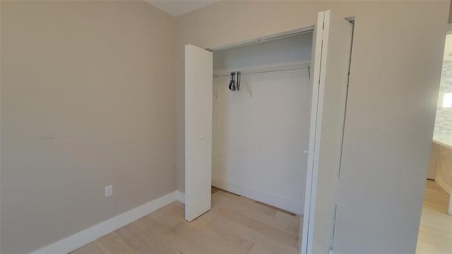 Building Photo - 512 NW 15th Terrace