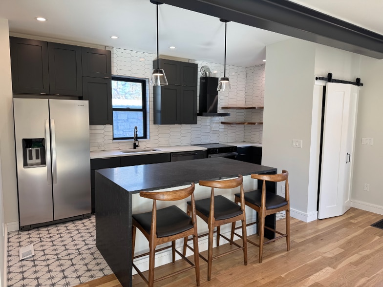 Building Photo - 3527 Clay St