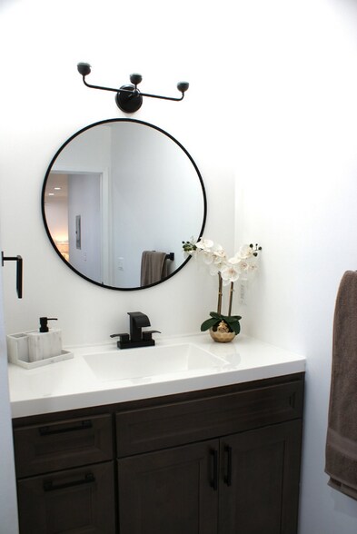 Building Photo - 7063 Aura Ave