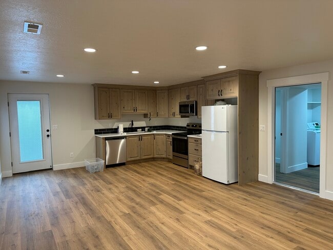 Building Photo - 2237 W 1370 N