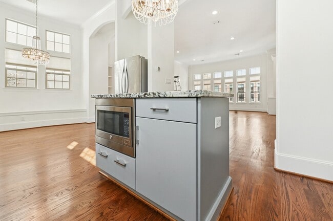 Building Photo - 5636 Kiam St