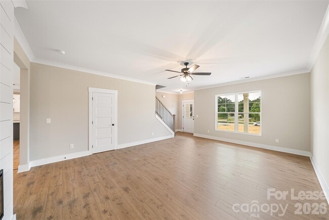 Building Photo - 818 N Rocky River Rd