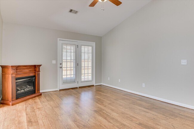 Building Photo - 136 Haley Dr