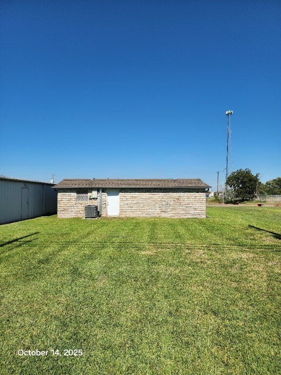 Building Photo - 1301 N Avenue H