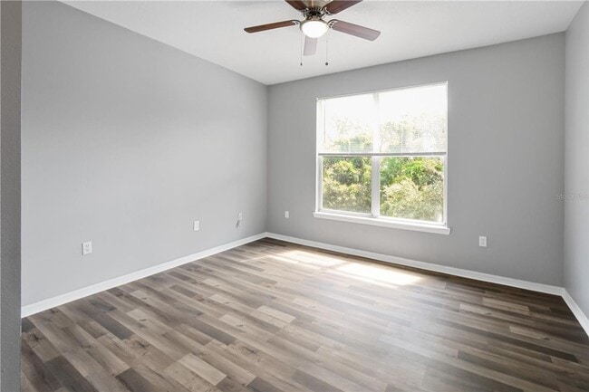 Building Photo - 5610 Pinnacle Heights Circle - #306