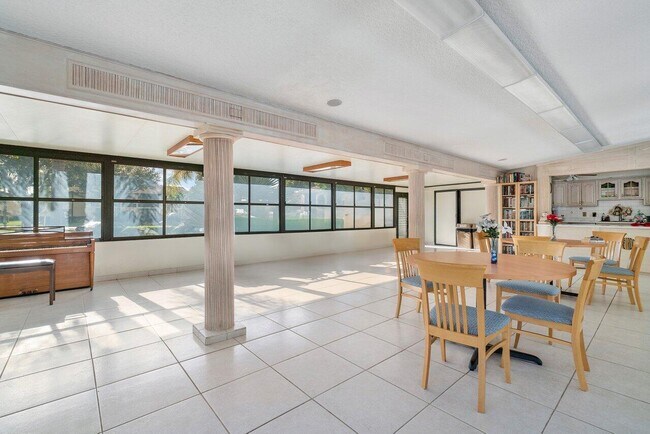Building Photo - 432 Pine Glen Ln