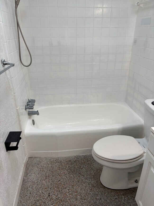 Building Photo - 172 38th Ave SE