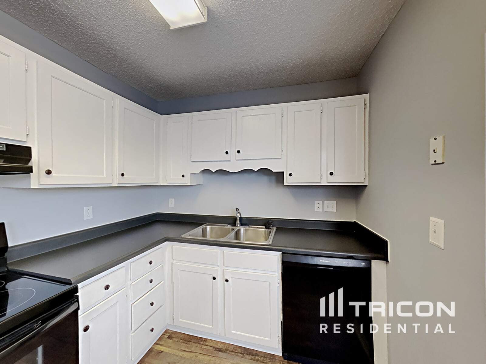 Building Photo - 5814 Coral Ridge Ln