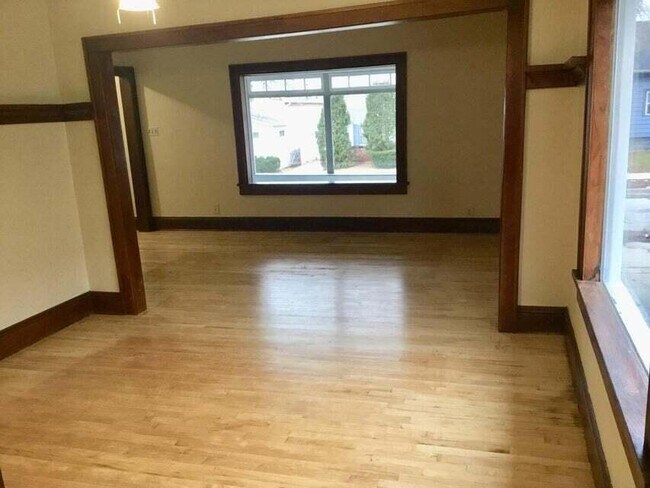 Building Photo - 6111 W St Paul Ave