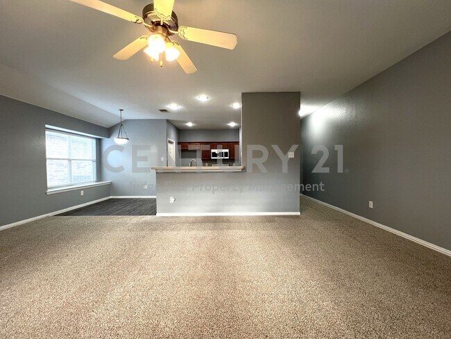 Building Photo - Well Maintained 4/2/2 Home Nestled on Corner Lot in Ft. Worth!