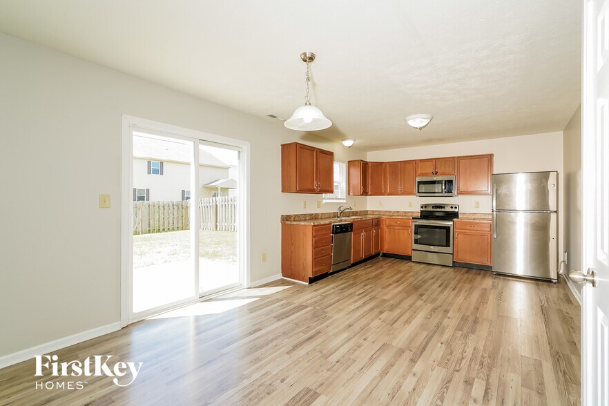 Building Photo - 881 Briarstone Dr